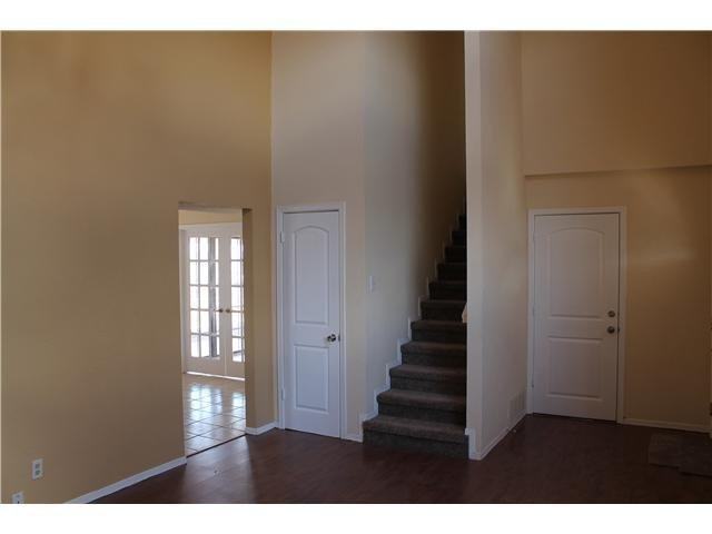 7401 Lakehurst Rd - Photo 3 of 19