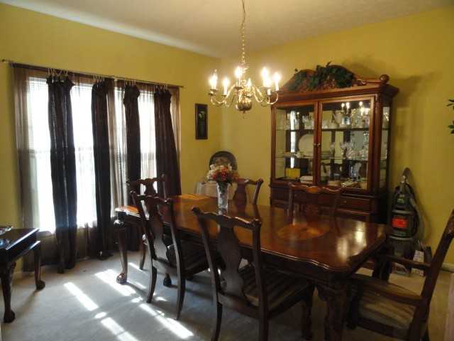 7590 Brookfield Ln - Photo 3 of 31