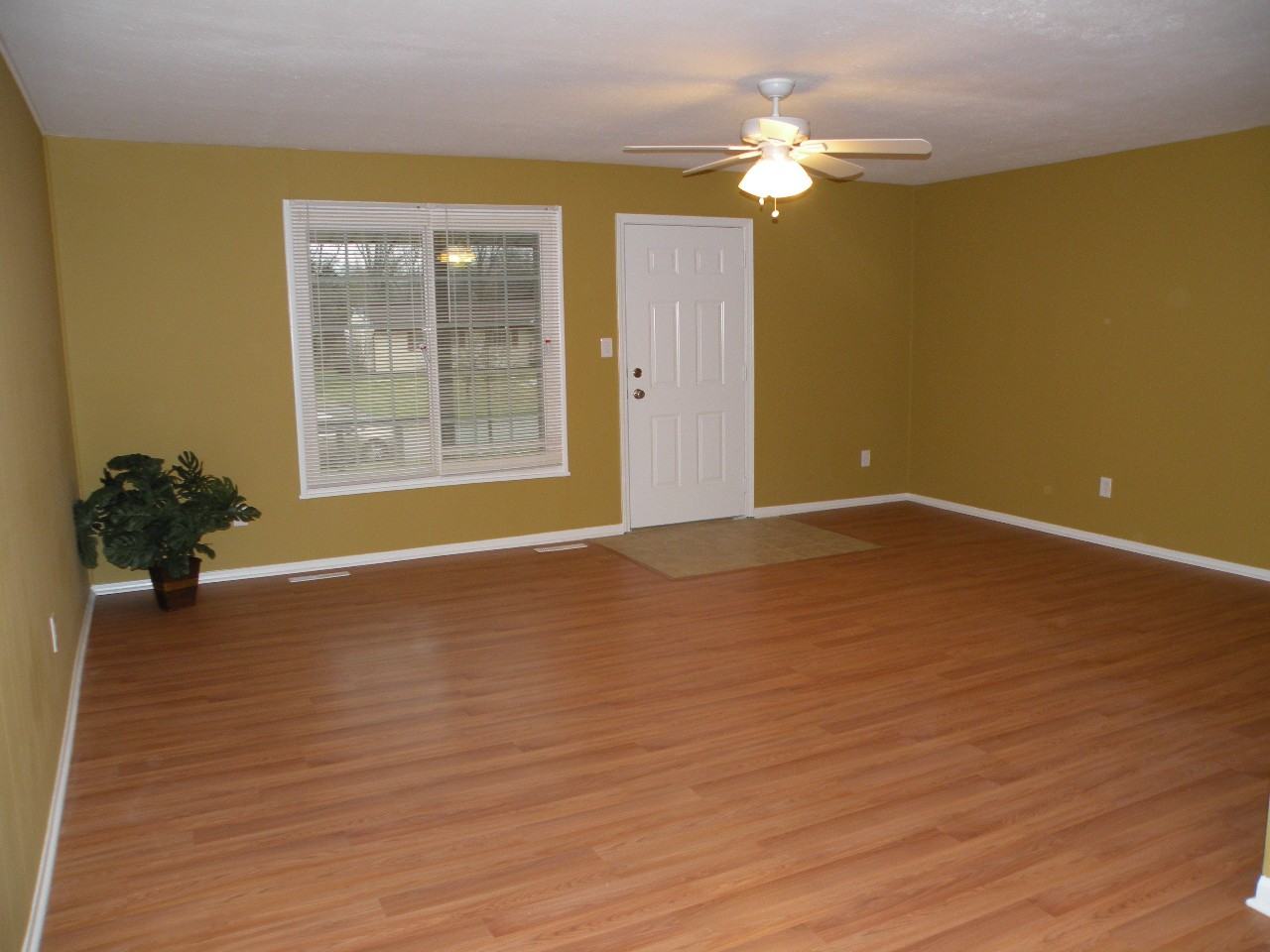 6191 Eldridge Blvd - Photo 2 of 19
