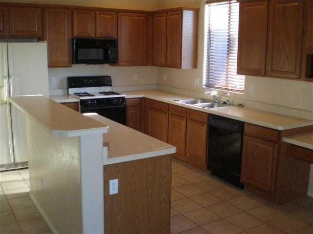 60737 Eagle Heights Dr - Photo 3 of 10