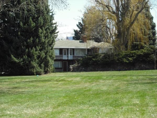 143 W Harcliff Cir - Photo 3 of 6