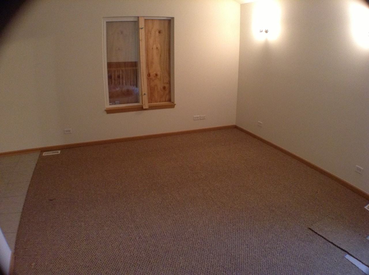 17041 Winchester Ave - Photo 3 of 11