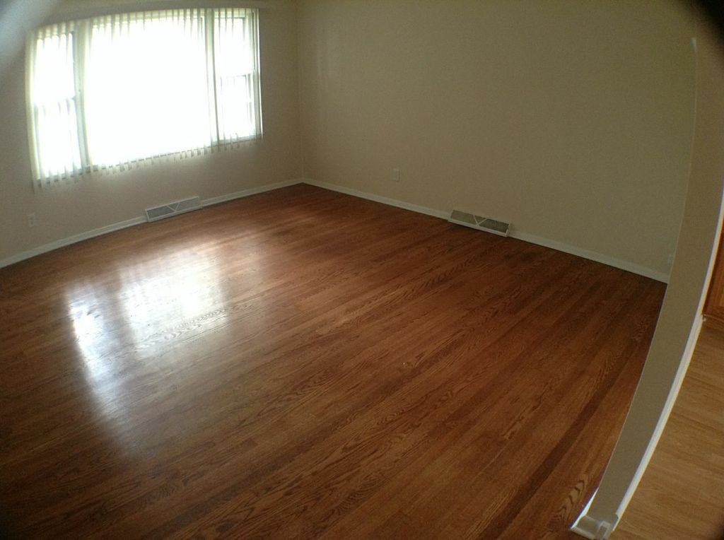 134 Laura Ln - Photo 2 of 10