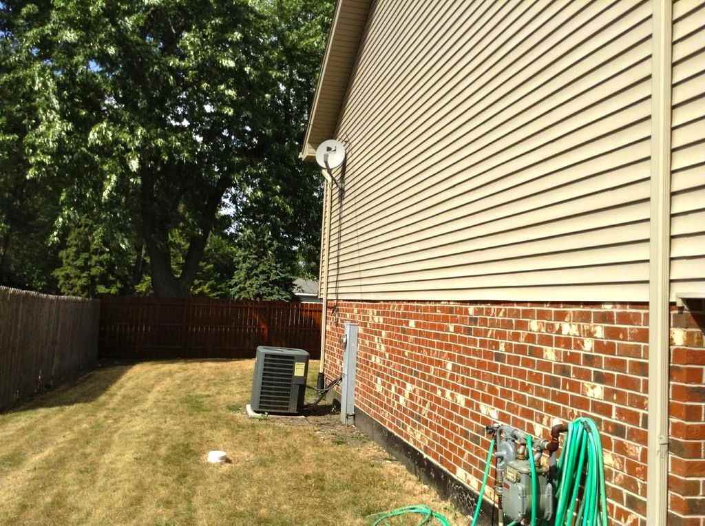 4400 152nd St - Photo 2 of 5