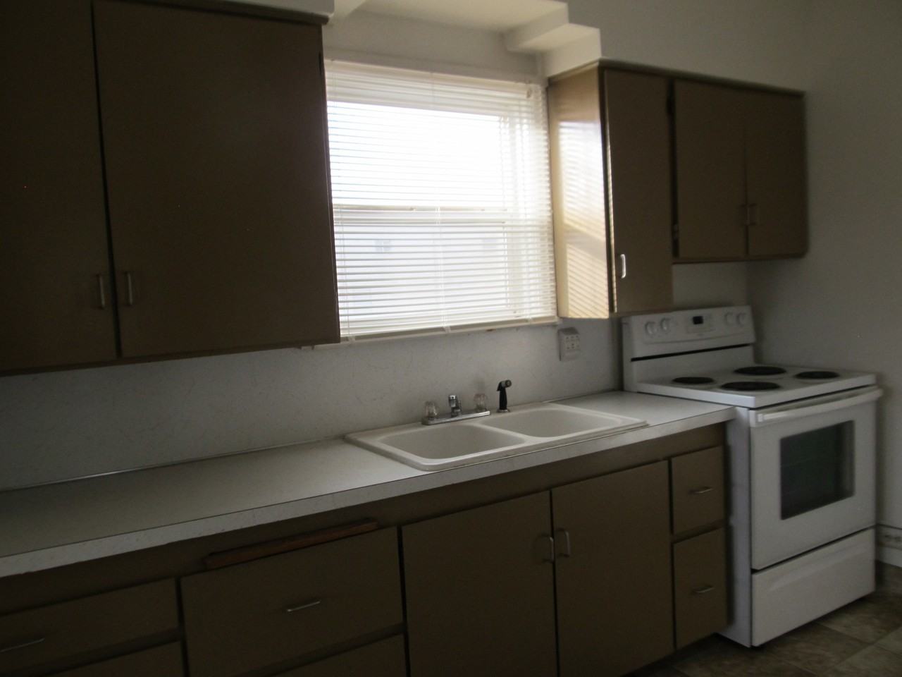 36 E 1st S - Photo 3 of 10