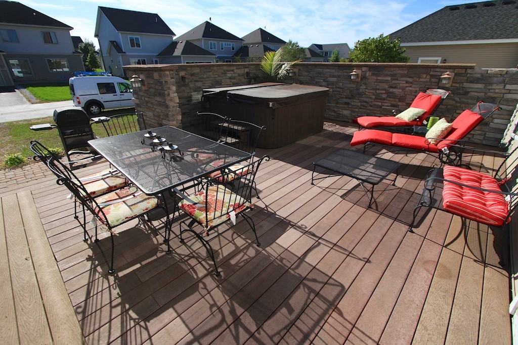 2799 Alamo Cir NE - Photo 2 of 19