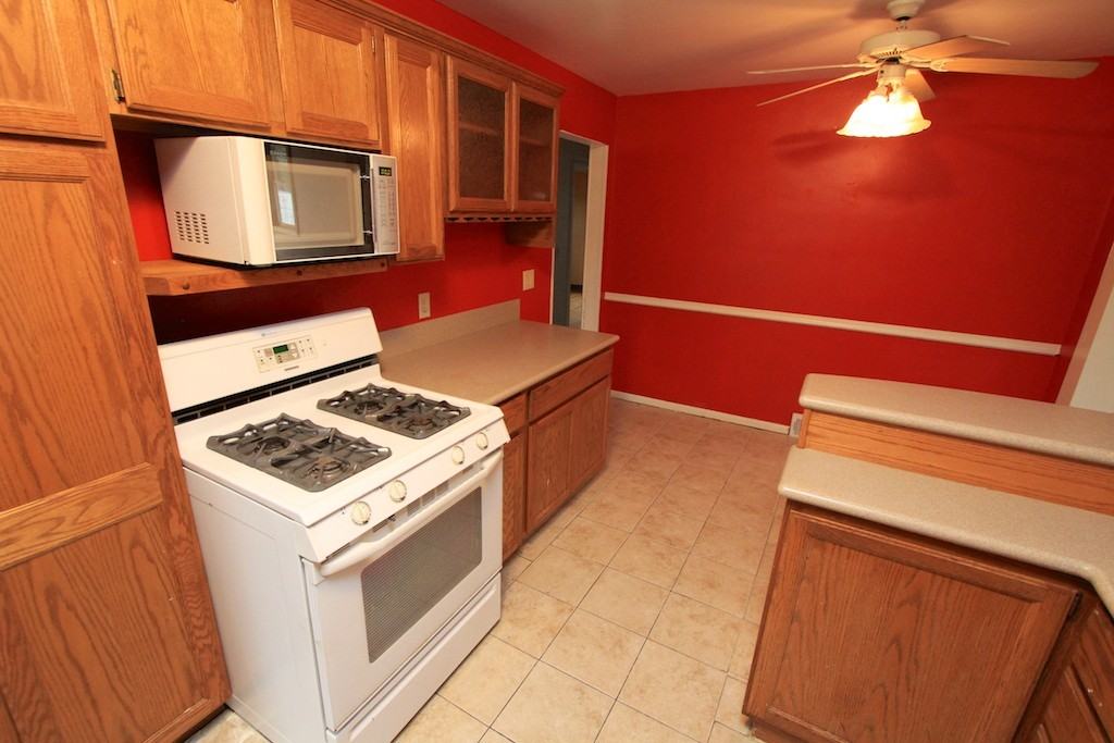 5021 Corvallis Ave N - Photo 2 of 19