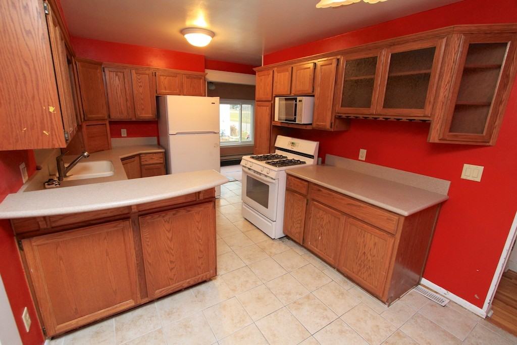 5021 Corvallis Ave N - Photo 3 of 19