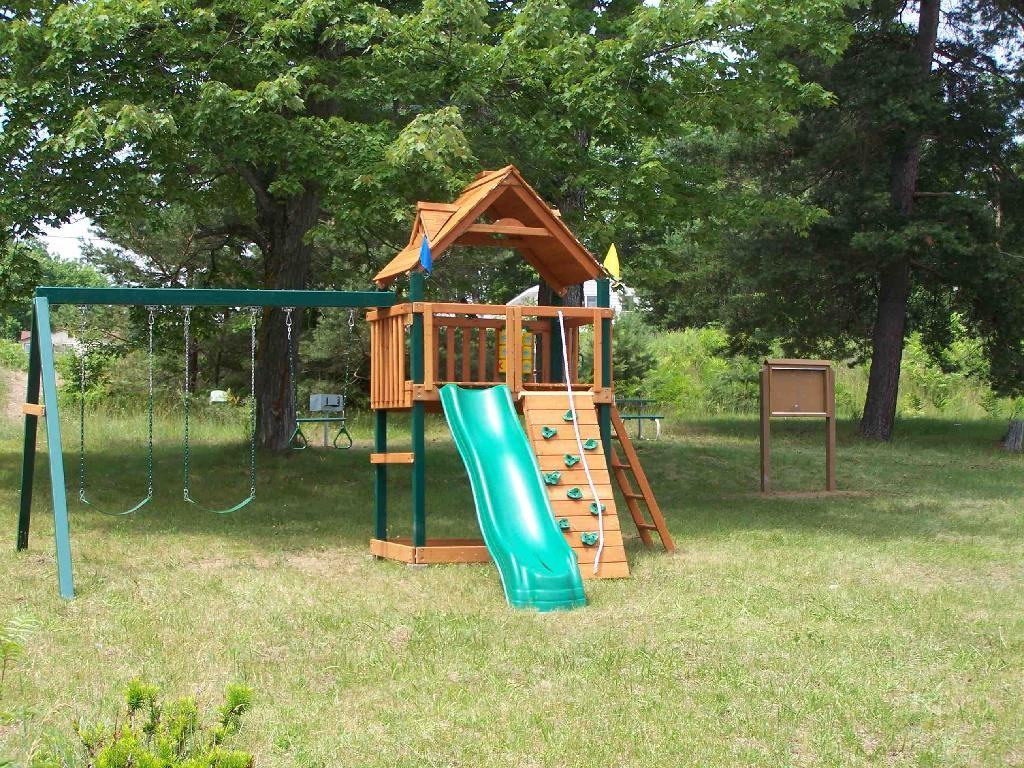 Alanson Estates - Photo 2 of 41