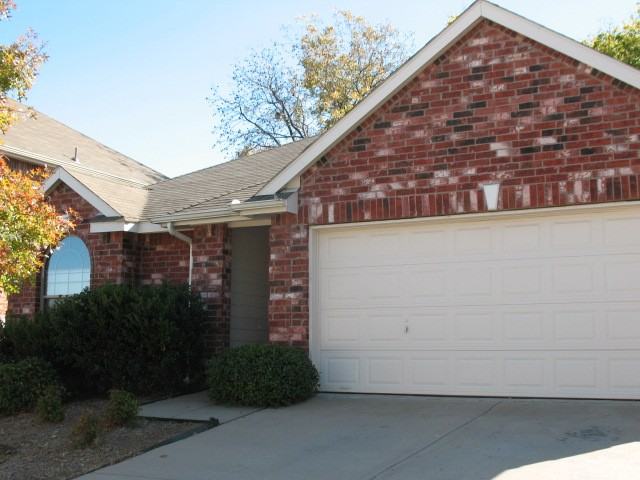 432 Twin Knoll Dr - Photo 2 of 12