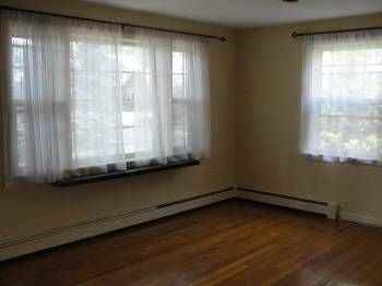1929 Wilmington Ave - Photo 3 of 4