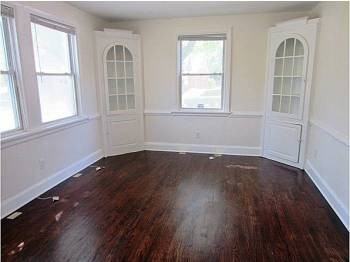 129 E Roanoke St - Photo 3 of 17