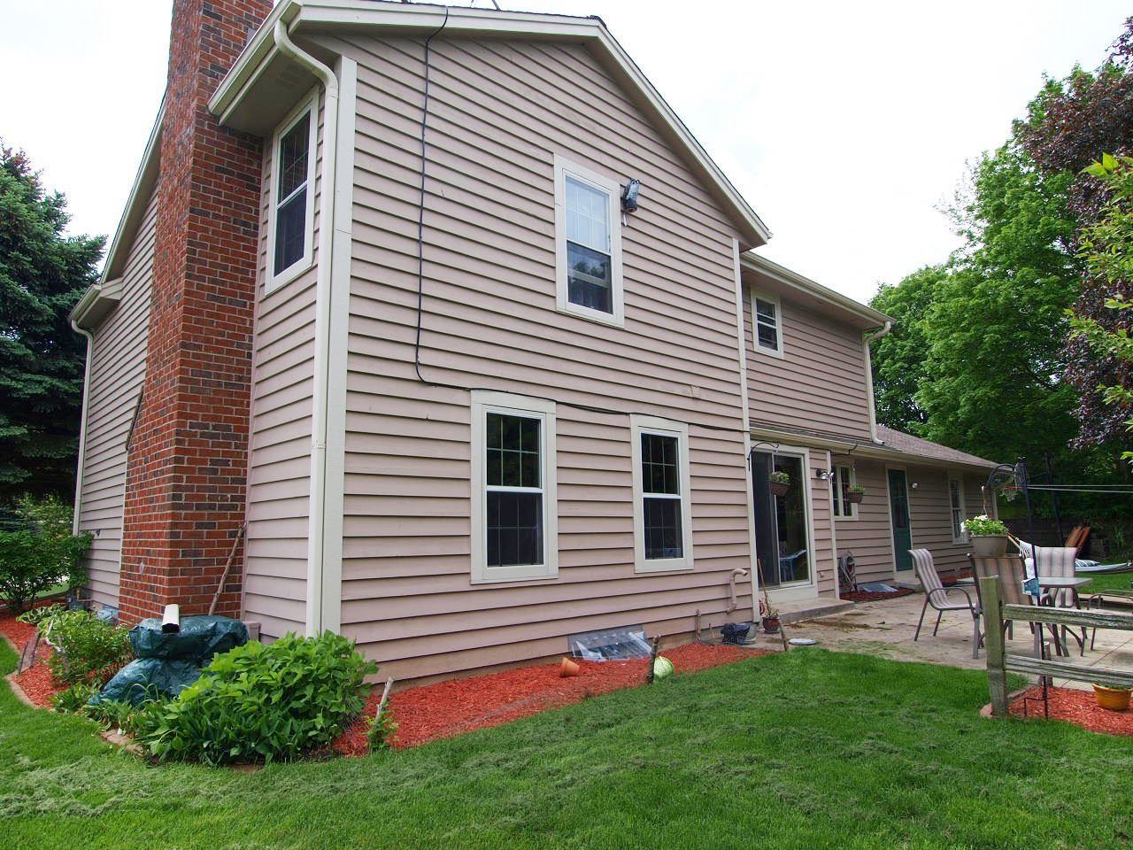 1255 Hawthorne Ridge Dr - Photo 2 of 22