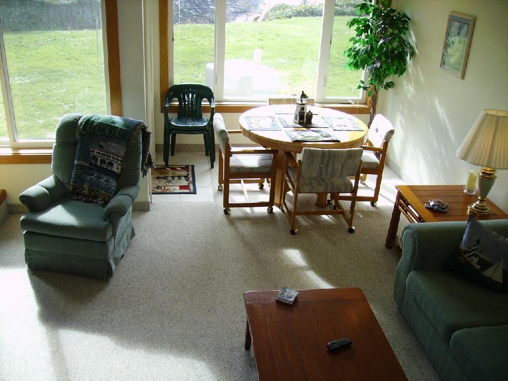 20 NW Sunset St - Photo 2 of 7