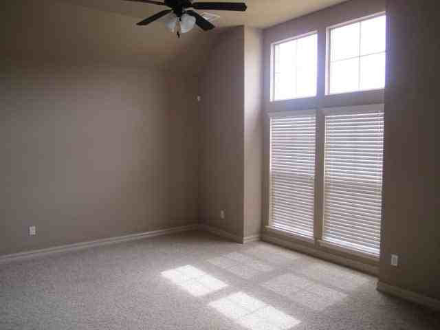 18611 E 43rd St - Photo 3 of 22