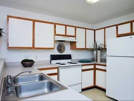 1050 N Britt St - Photo 3 of 13