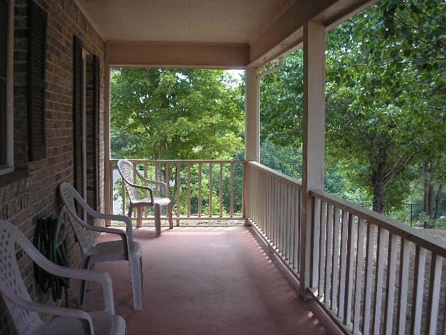 127 Mustang Dr - Photo 2 of 11