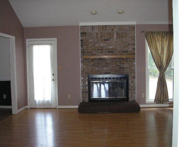 127 Mustang Dr - Photo 3 of 11