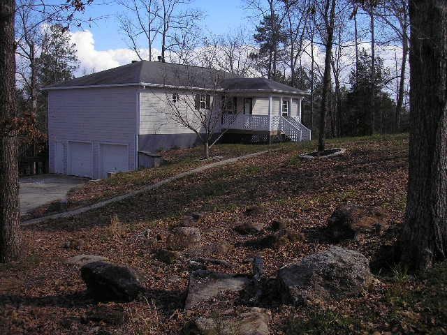196 Douglas Dr - Photo 2 of 19