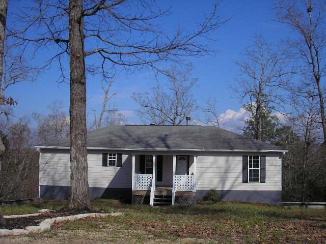196 Douglas Dr - Photo 3 of 19