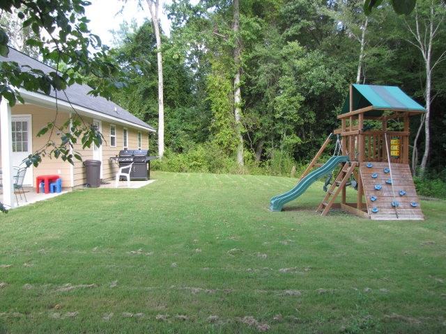 437 Lee Rd - Photo 2 of 14