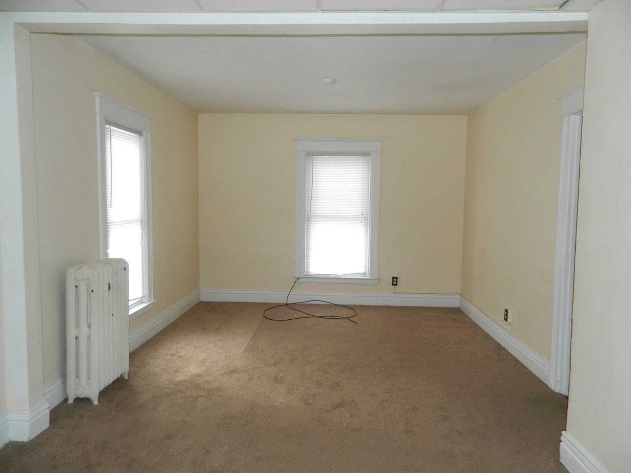 419 Clay St - Photo 2 of 12