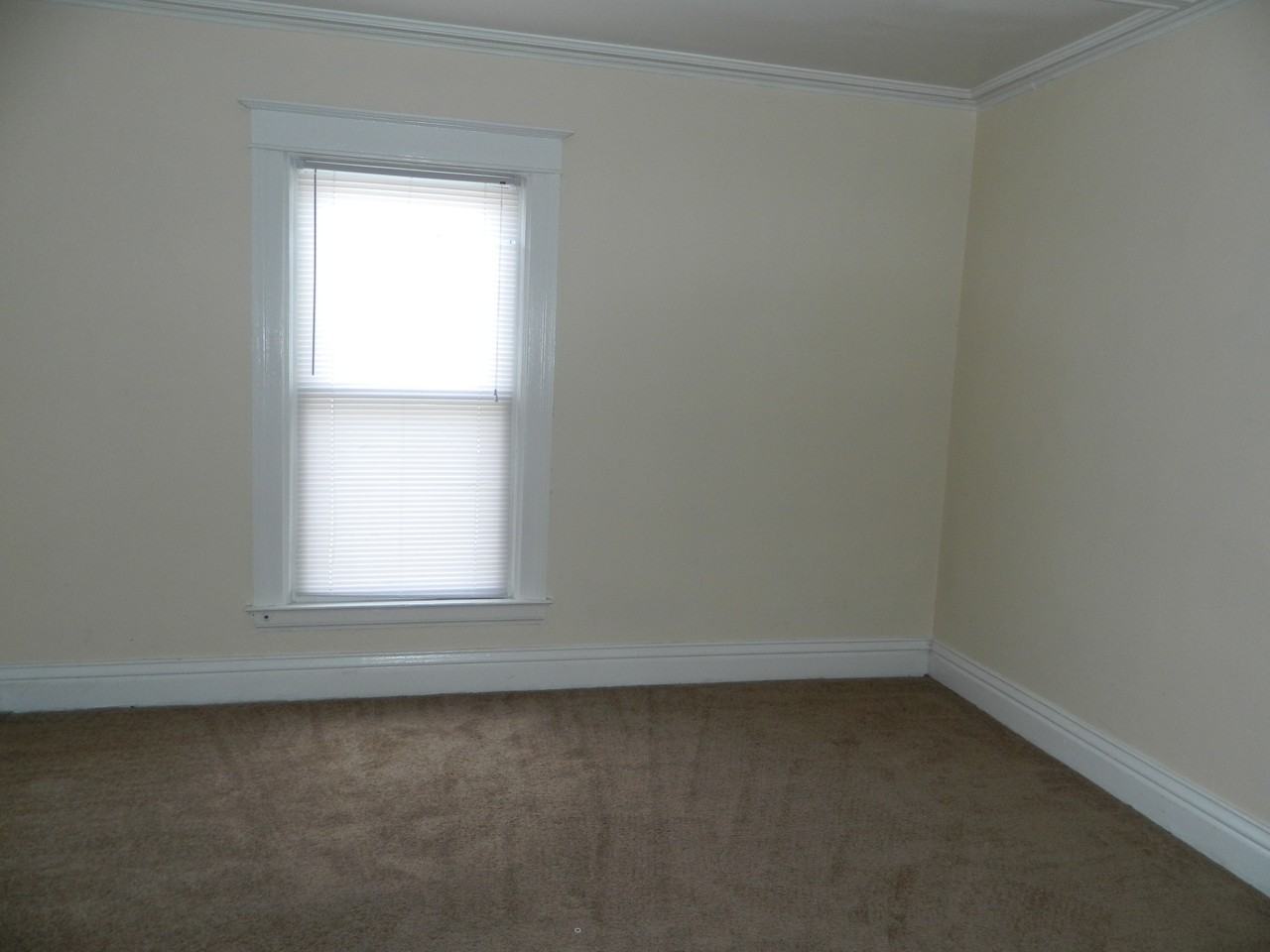 419 Clay St - Photo 3 of 12