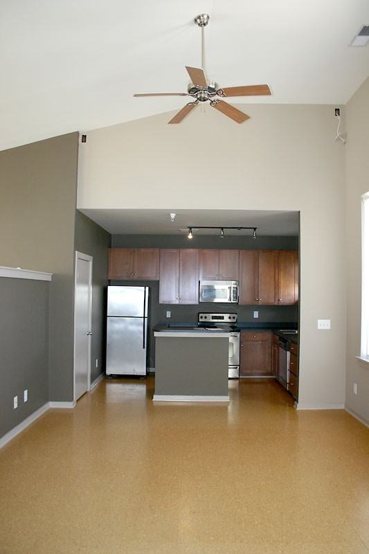 1220 N Caldwell St - Photo 2 of 9