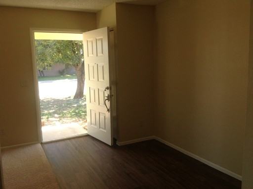 20420 N 14th Ln - Photo 3 of 9