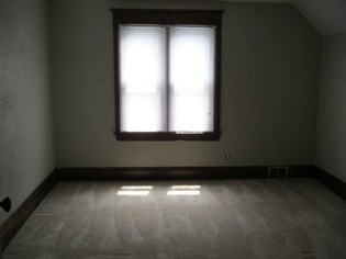 131 S Chicago Ave - Photo 2 of 5
