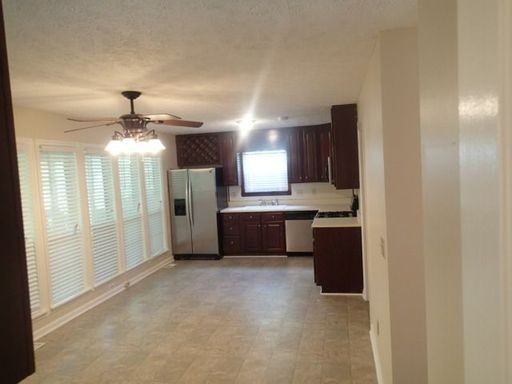 5692 Glandor Dr - Photo 3 of 12