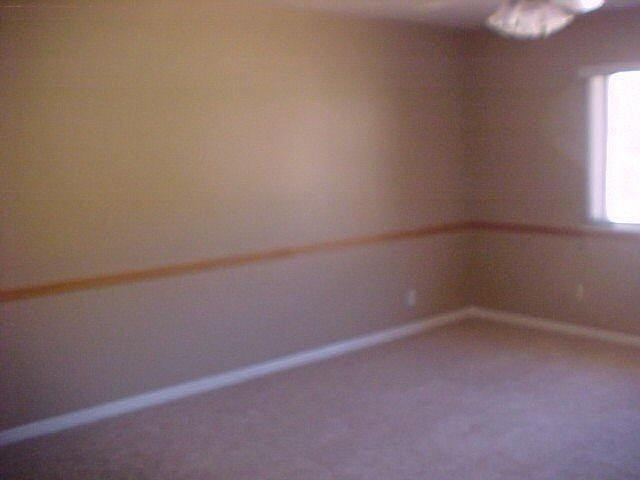 202 N Eclipse Dr - Photo 3 of 19