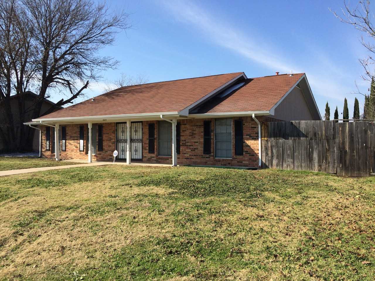 1925 Christopher Dr - Photo 2 of 30