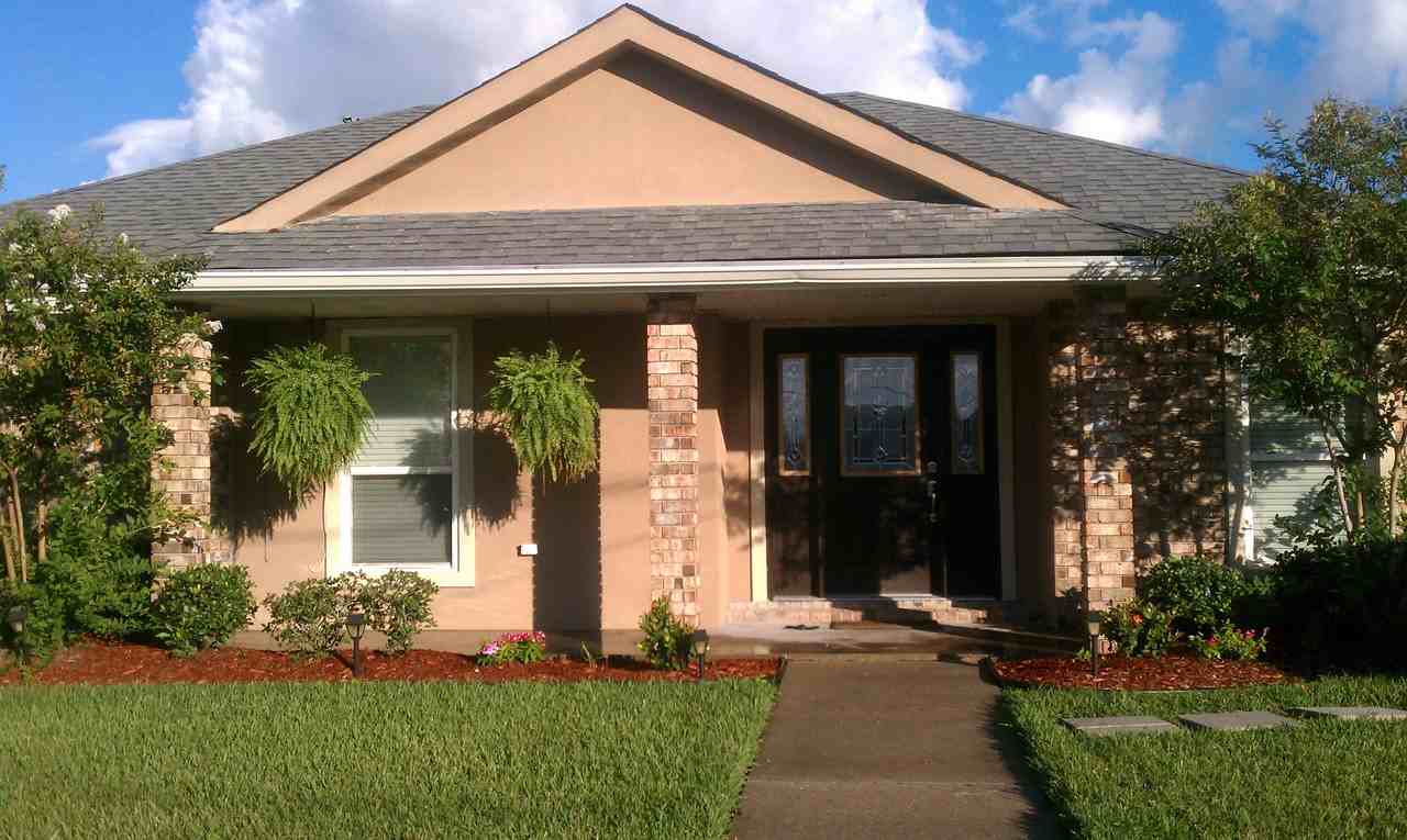 3408 Angelique Dr - Photo 2 of 17