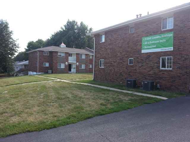 3312 S Oxford - Photo 2 of 11