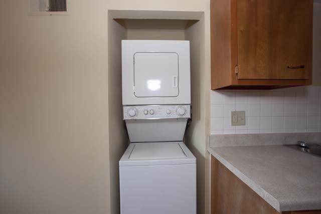 3320 S Oxford - Photo 3 of 25