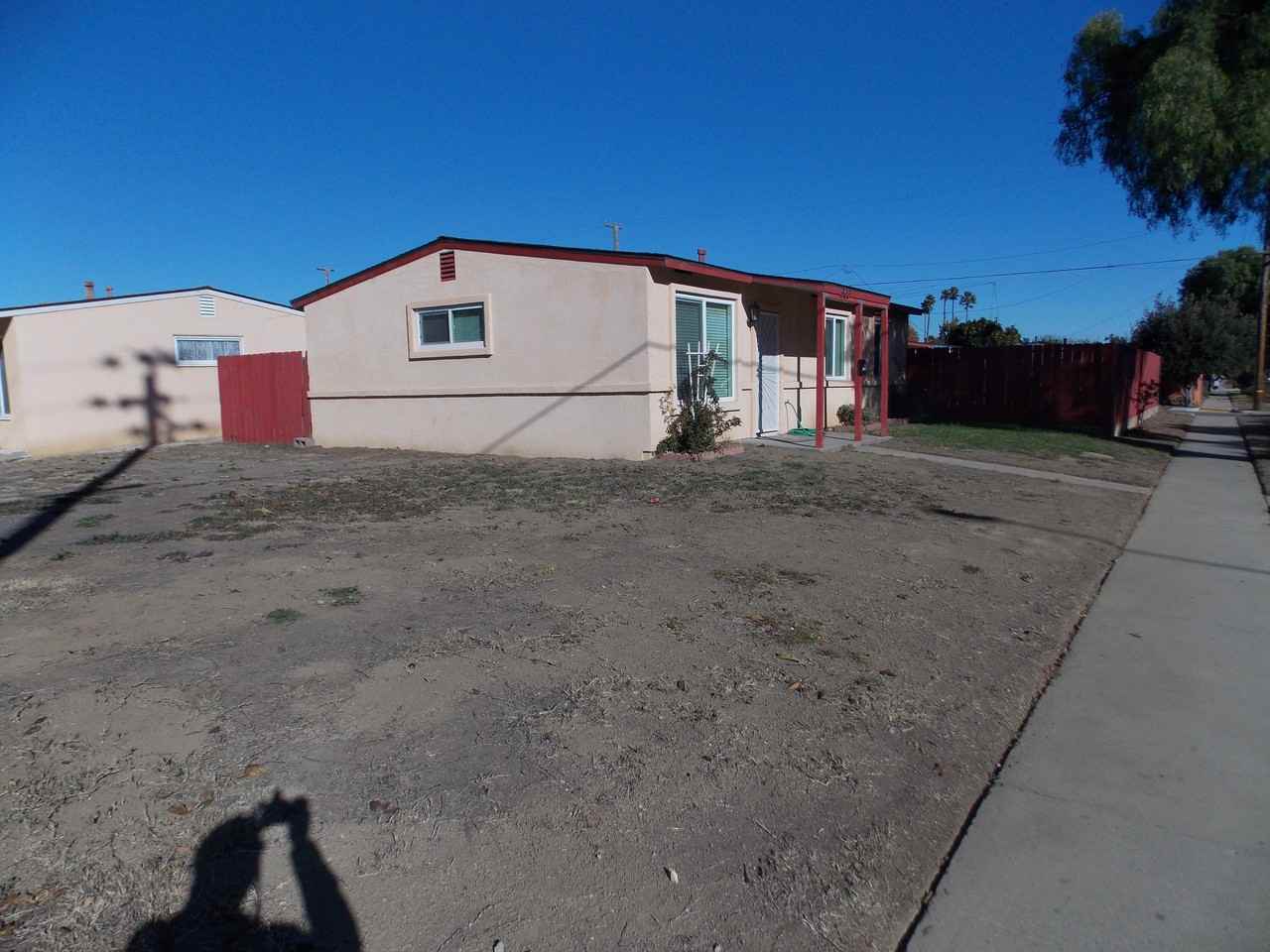 903 E College Ave - Photo 2 of 12