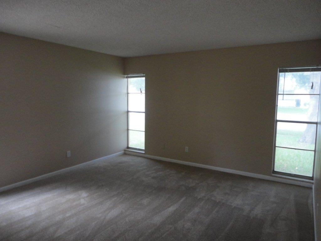 310 Silver Hill Dr - Photo 3 of 14