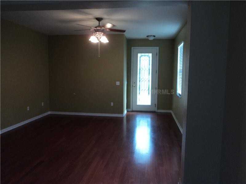 19538 Timberbluff Dr - Photo 2 of 15