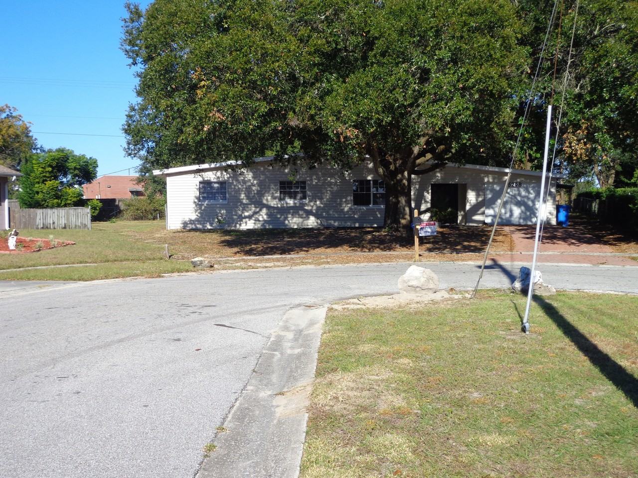 5208 Ansley Cir - Photo 2 of 16