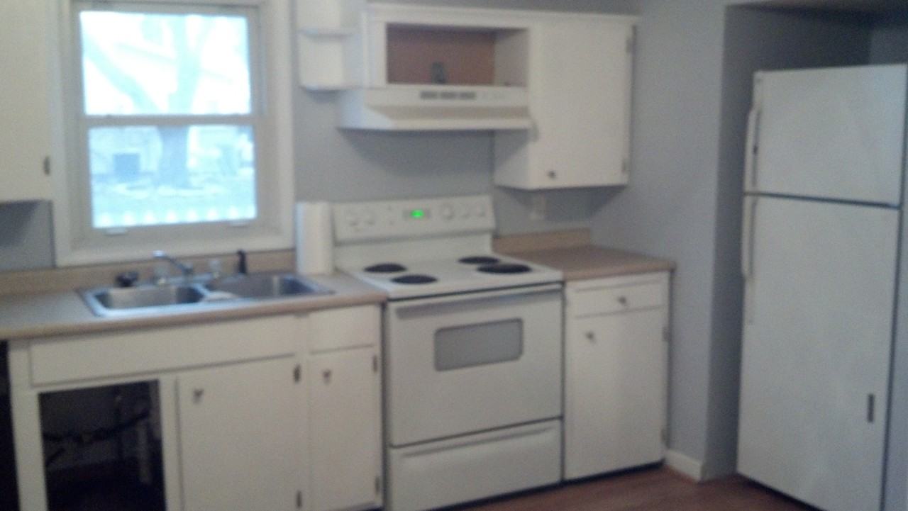 1342 State St - Photo 2 of 5