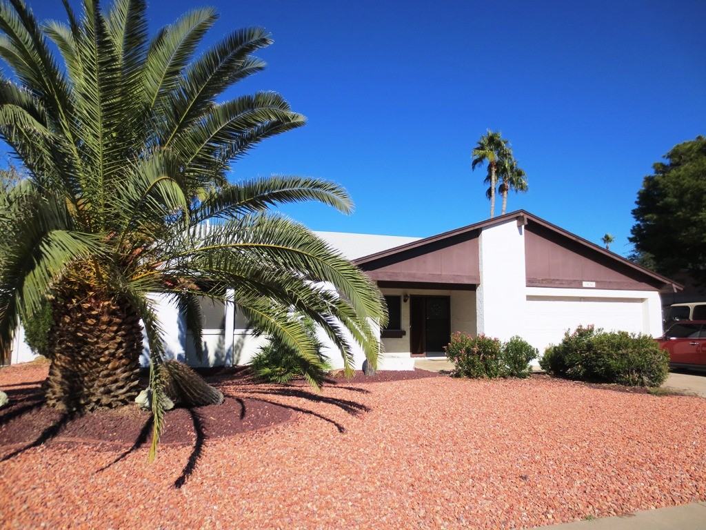 3836 W Hartford Ave - Photo 2 of 17