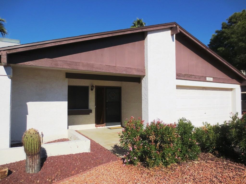 3836 W Hartford Ave - Photo 3 of 17