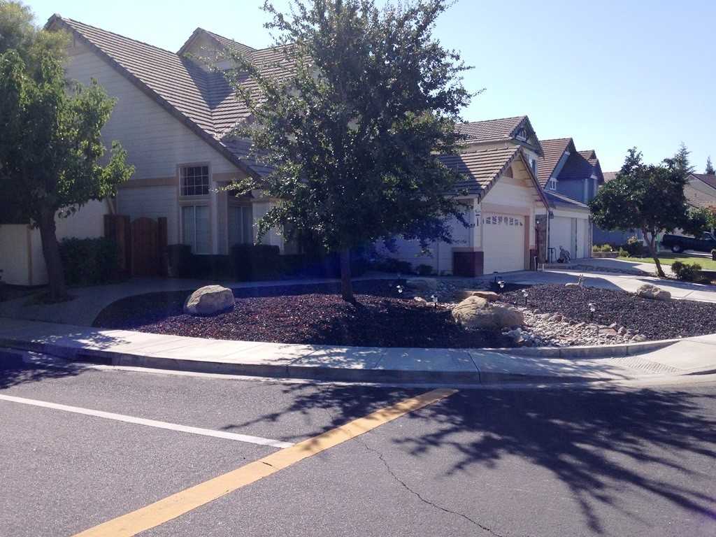 744 Summerwood Dr - Photo 2 of 14