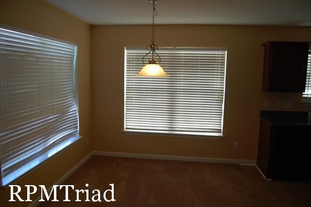 903 Rich Ave - Photo 3 of 9