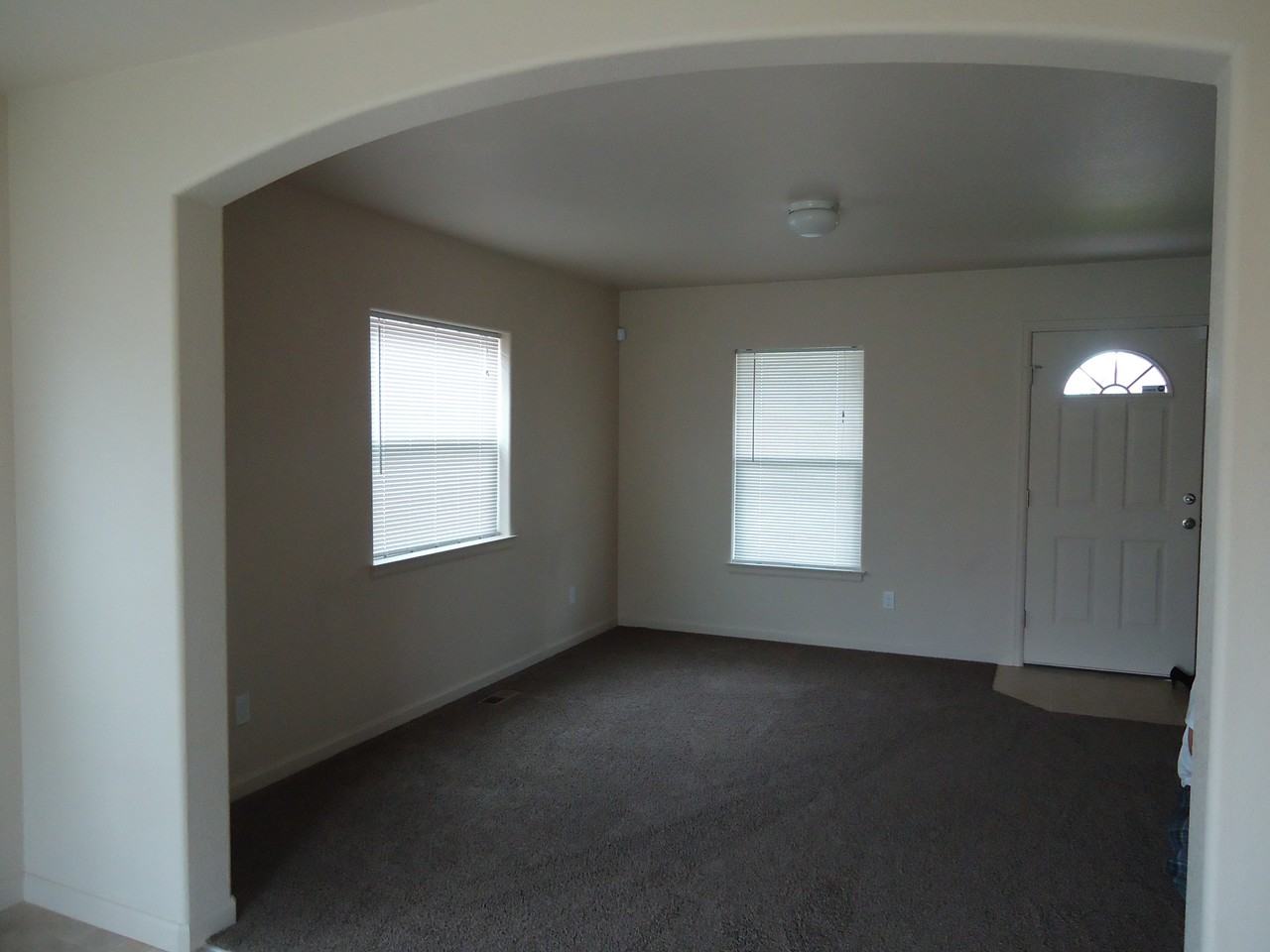 2825 Rose Hill St - Photo 3 of 8