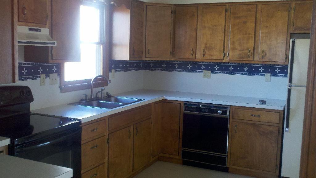 609 E Main St - Photo 3 of 14