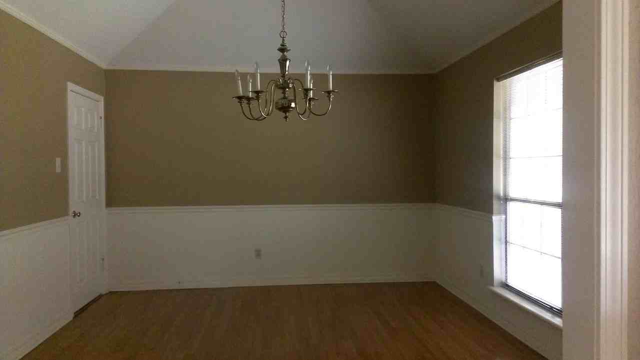 9228 W Aragon Dr - Photo 3 of 9