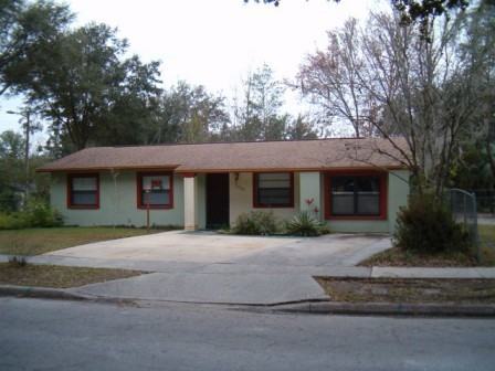 2525 NE 13th Ave - Photo 2 of 11