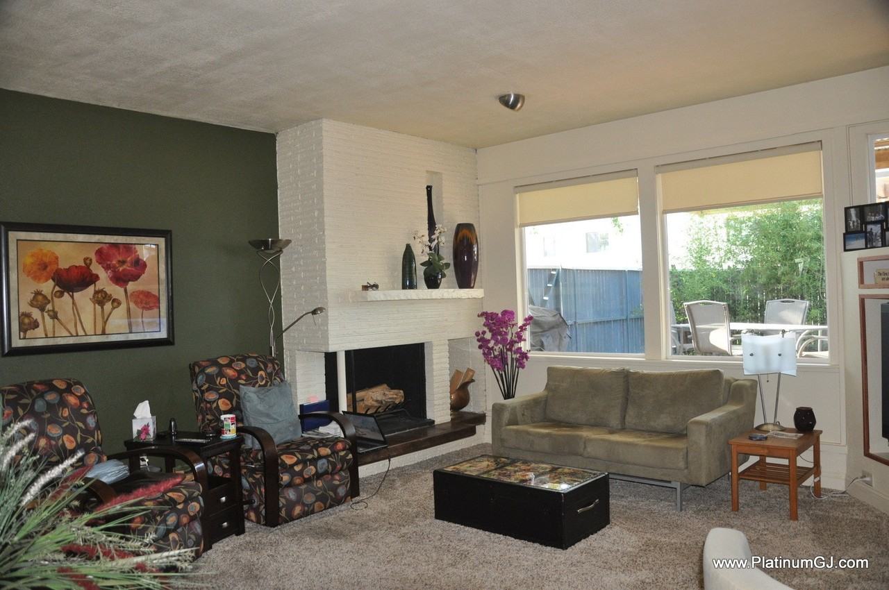 305 Kennedy Ave - Photo 3 of 10